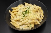 Penne carbonara (gluten, lactose, egg)