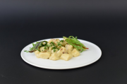 Pirított gnocchi Alfredo szósszal