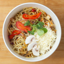 Zöldséges-csirkés sült tészta