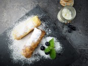 Pancake with curd cheese and blueberry jam (1pc)
