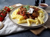 Penne marinara with chicken and mushroom Penne marinara with chicken and mushroom