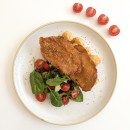 Fűszeres kenyérmorzsában sült csirkemell