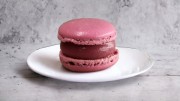 Raspberry macaron