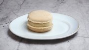Lemon macaron