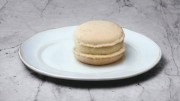 Vanilla macaron