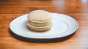 Lemon macaron