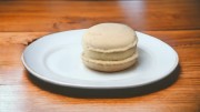 Vanilla macaron